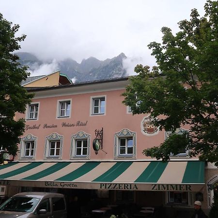Weisses Roessel-Cavallo Bianco Werfen Exterior foto